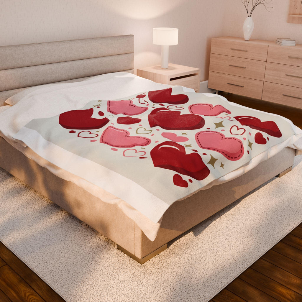 Red and Pink Heart Pattern Velveteen Plush Blanket